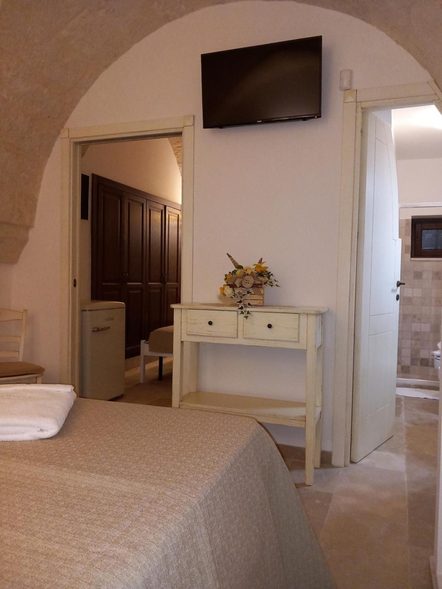 Bed & Breakfast Antica Via Roma E Relax Montalbano (Apulia)